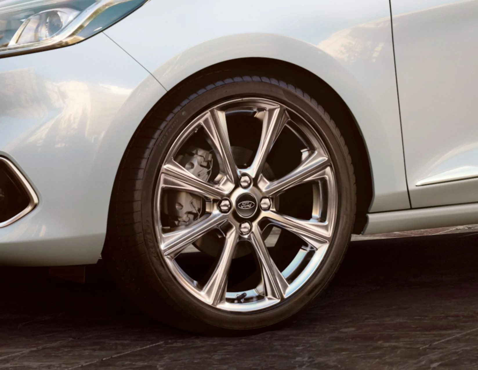 FIESTA/FIESTA VAN 18" ALLOY WHEEL 8-SPOKE DESIGN POLISHED FINISH 2017-2023 2238248