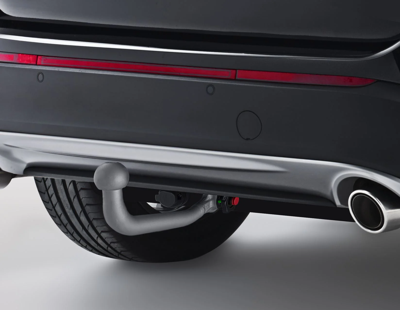DETACHABLE TOW BAR