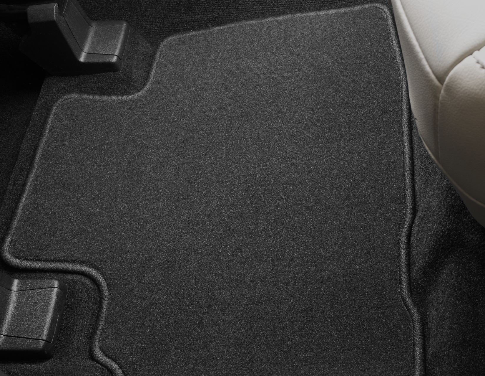 EDGE FROM 01/2016 VELOUR FLOOR MATS PREMIUM,FRONT AND REAR,BLACK - Image 2