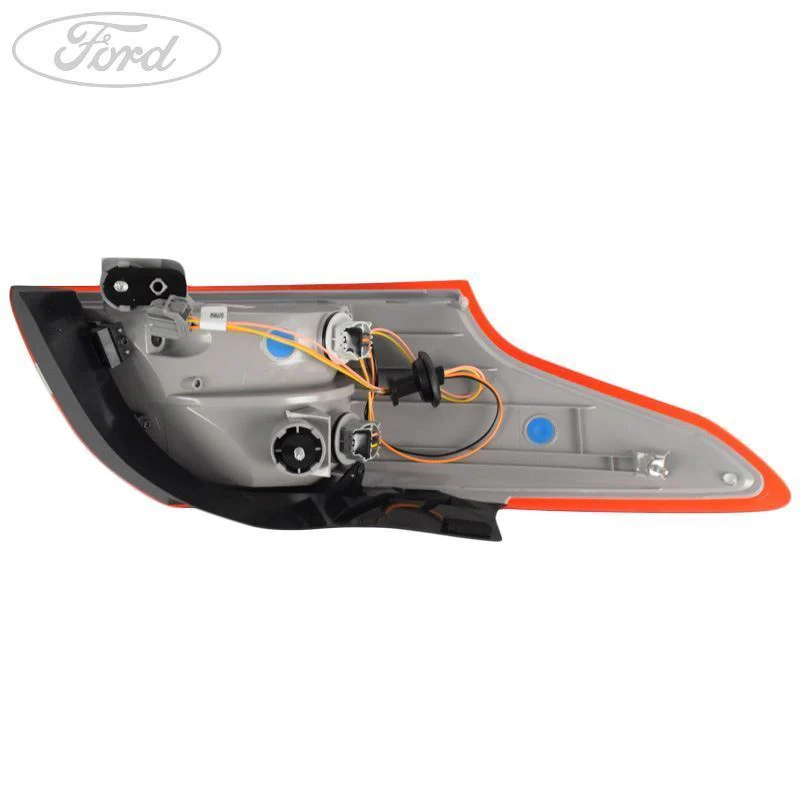 FOCUS MK3 DRIVER SIDE REAR OUTER LIGHT LAMP UNIT 4 DOOR SALOON 14- - Image 3