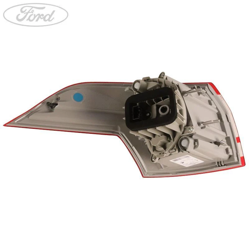 B MAX REAR O/S OUTER TAILLIGHT LAMP UNIT INC. BULB HOLDER - Image 3