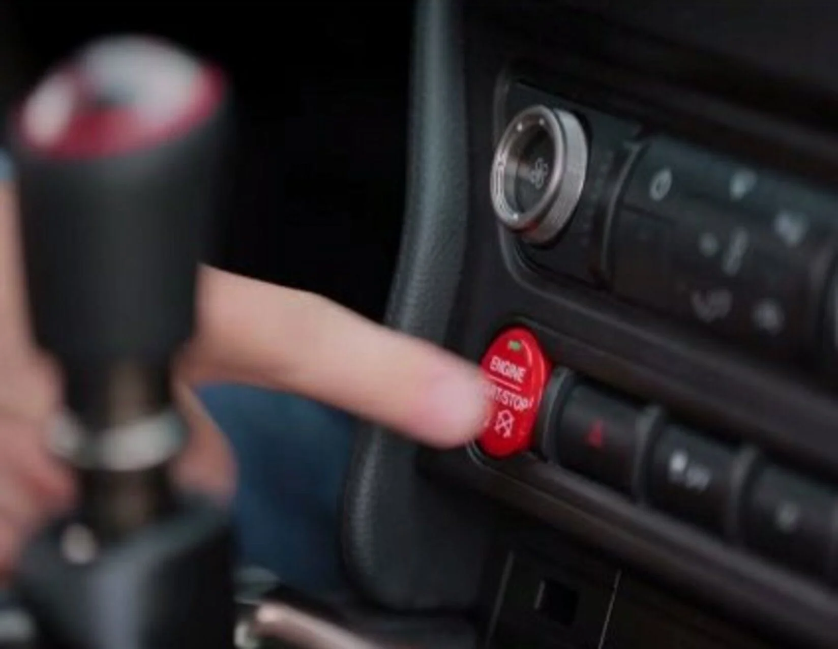 MUSTANG 03/2015-02/2018 PERFORMANCE STARTER BUTTON RED - Image 2