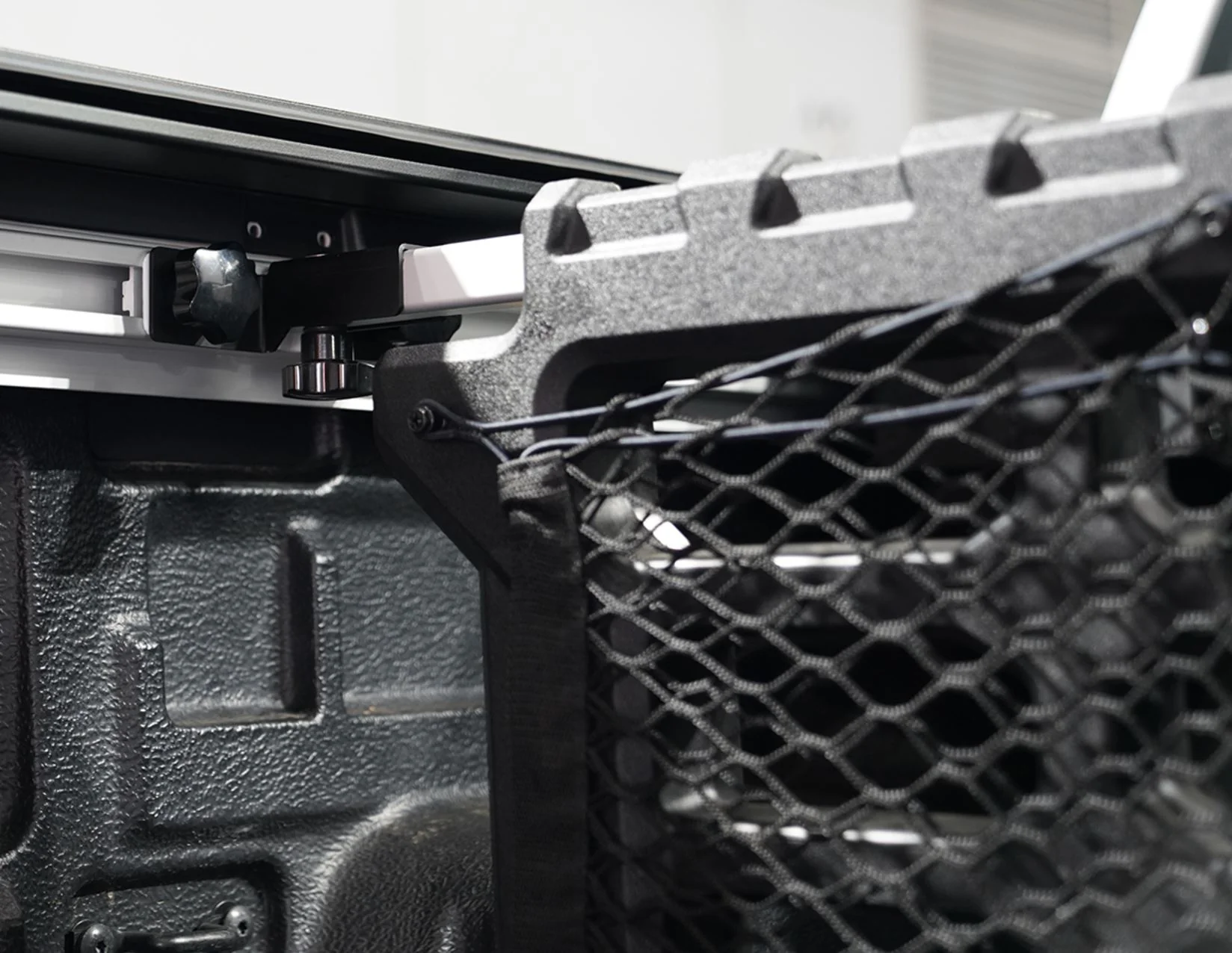 FORD RANGER® PICKUP ATTITUDE* LOAD BED DIVIDER FOR FACTORY FITTED C-CHANNEL SYSTEM - Image 3