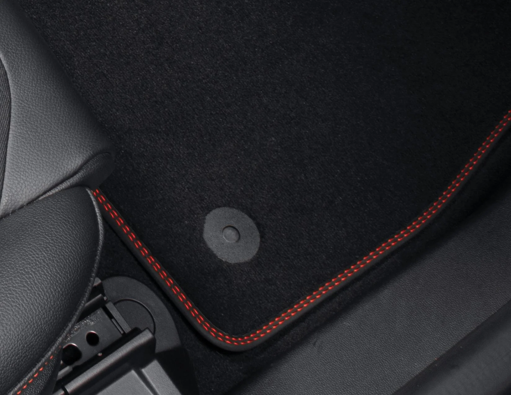 FIESTA PUMA FRONT VELOUR CARPET FLOOR MATS CONTOURED BLACK WITH RED STITCHING 2017-ONWARDS - Image 6