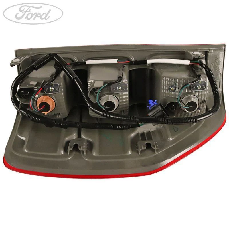 RANGER MK4 O/S REAR LIGHT UNIT C/W BULBS & WIRING HARNESS - Image 4