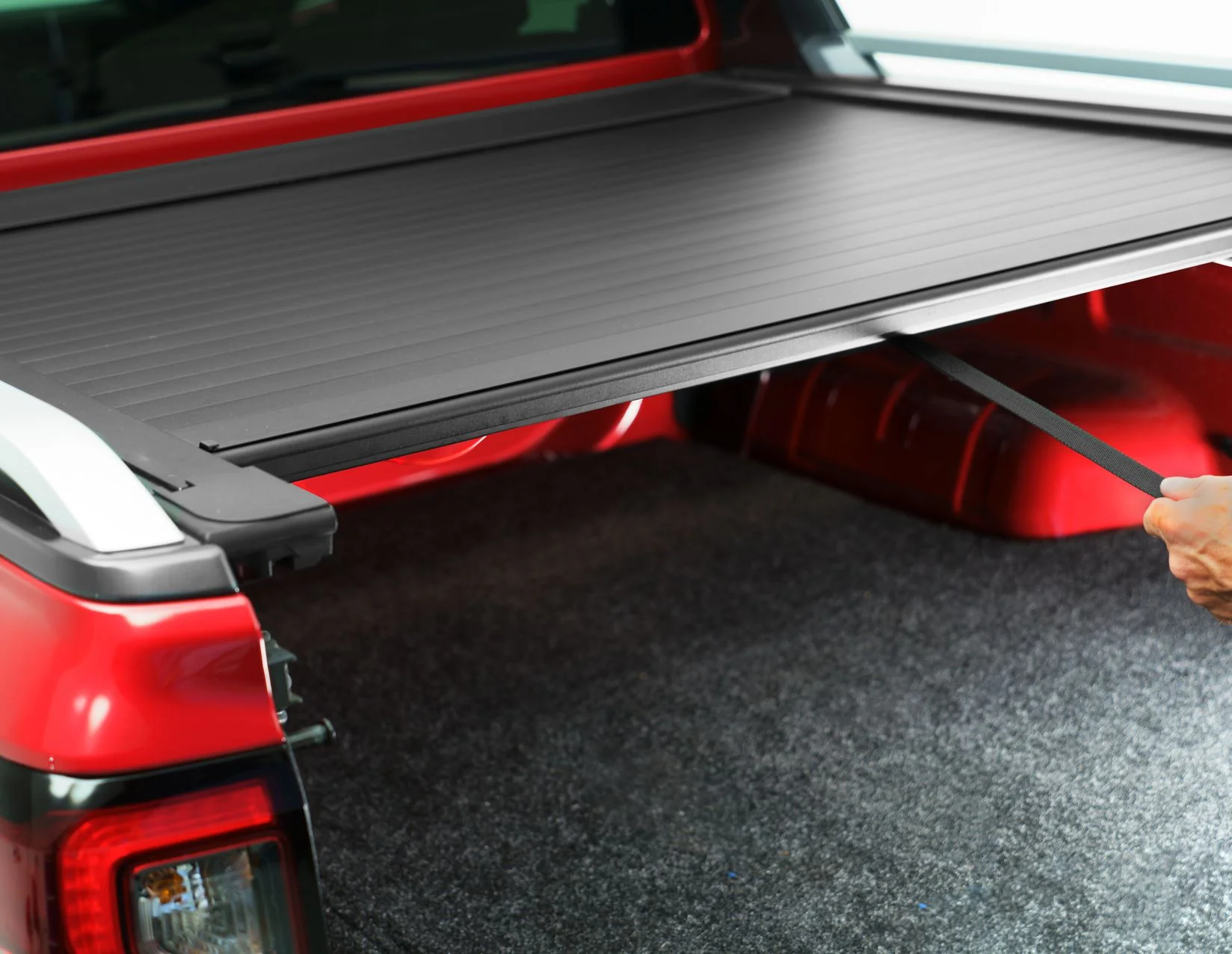 RANGER FROM 06/2022 ROLLER TONNEAU COVER BLACK,MANUALLY OPERATED - Image 10