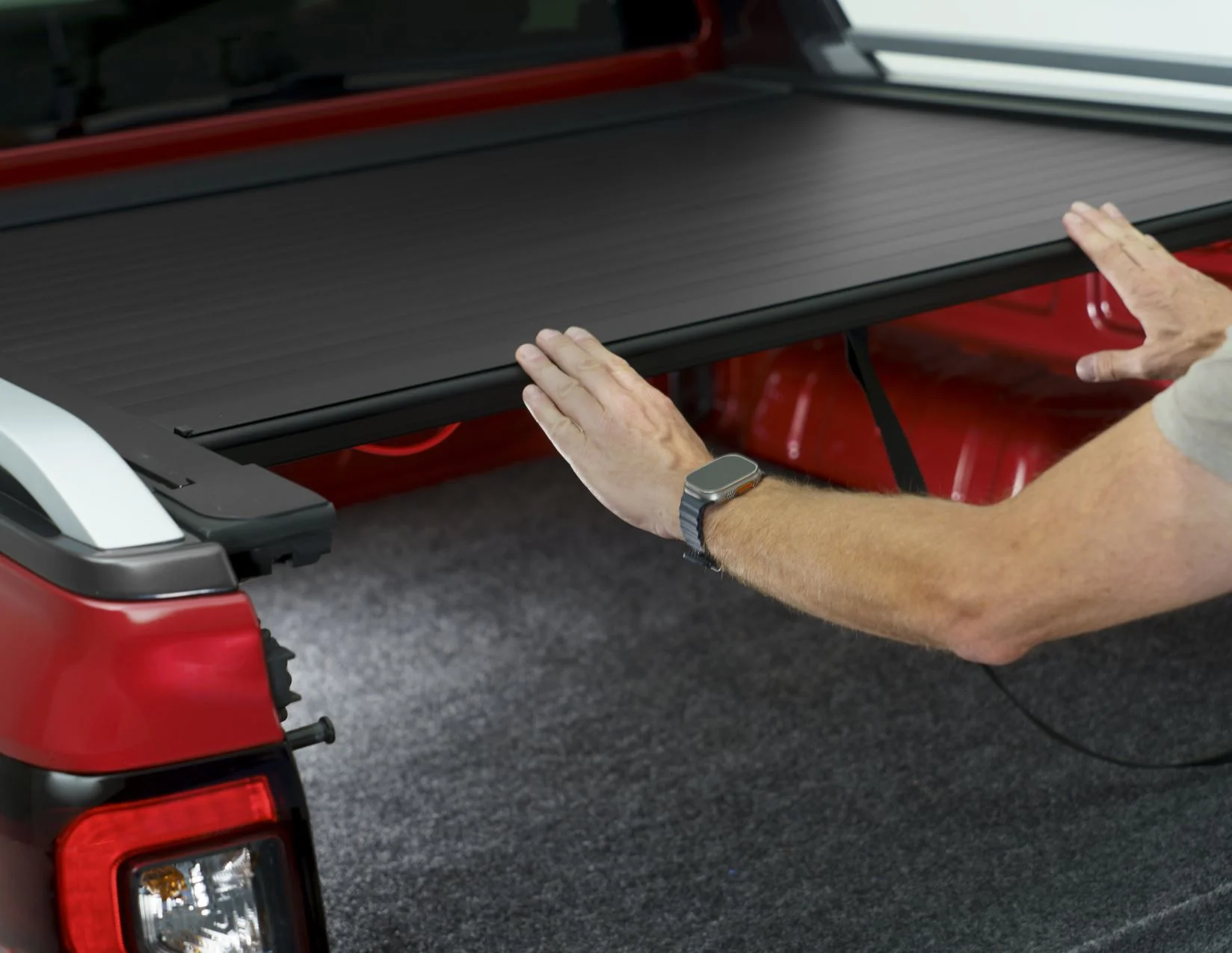 RANGER FROM 06/2022 ROLLER TONNEAU COVER BLACK,MANUALLY OPERATED - Image 8