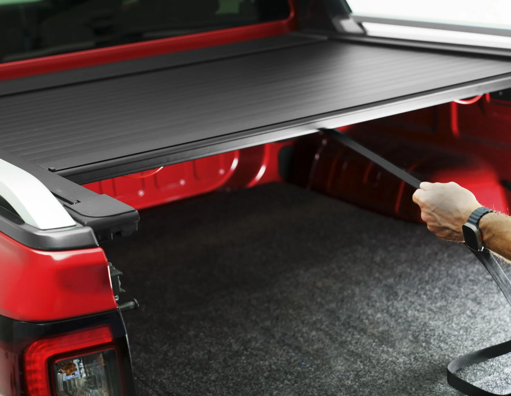 RANGER FROM 06/2022 ROLLER TONNEAU COVER BLACK,MANUALLY OPERATED - Image 10