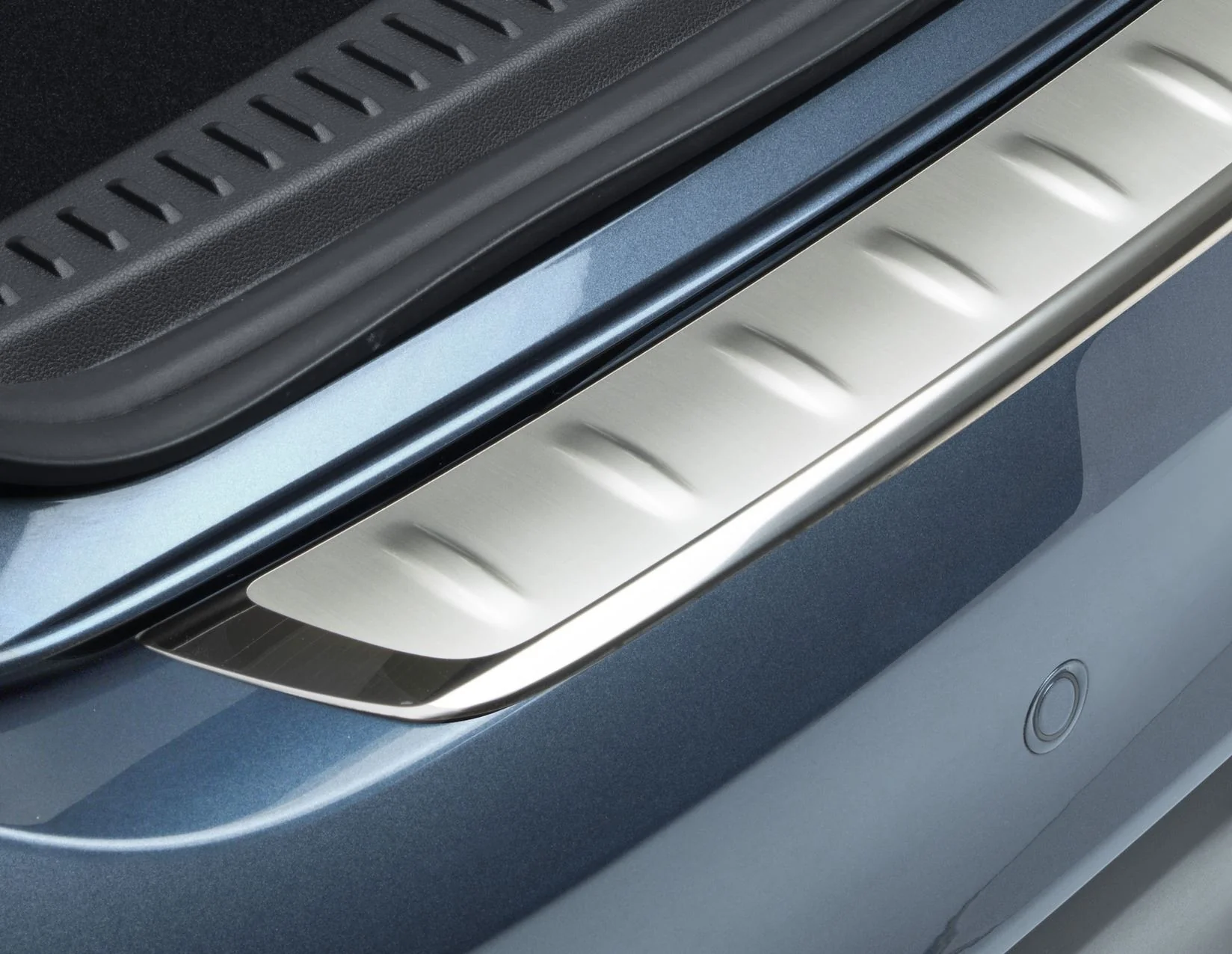 REAR BUMPER PROTECTOR 05/2018, 5-DOOR. - Image 3