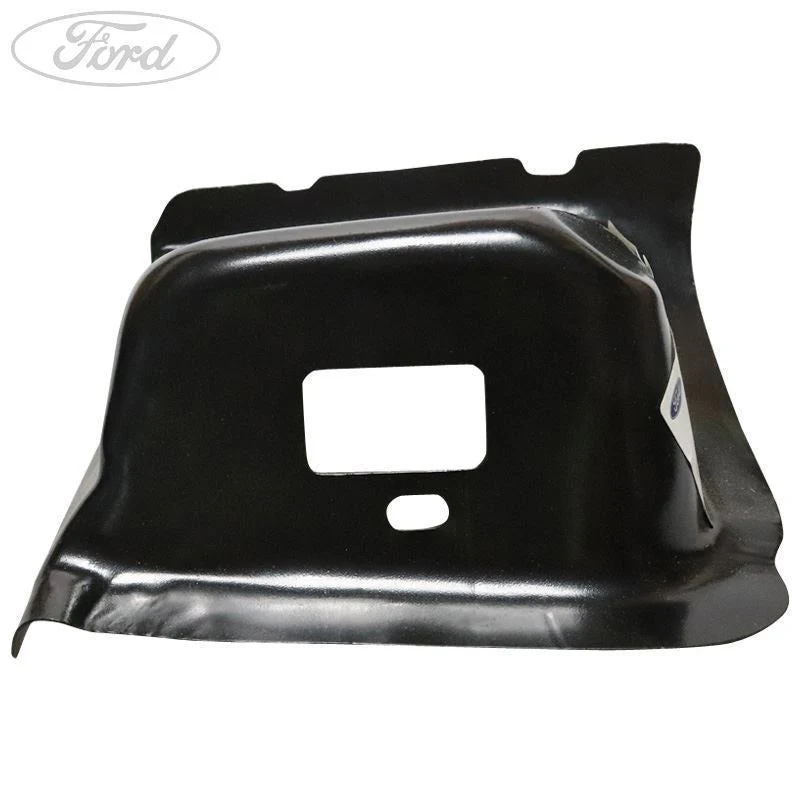 REAR LAMP CLOSING PANEL - Image 4