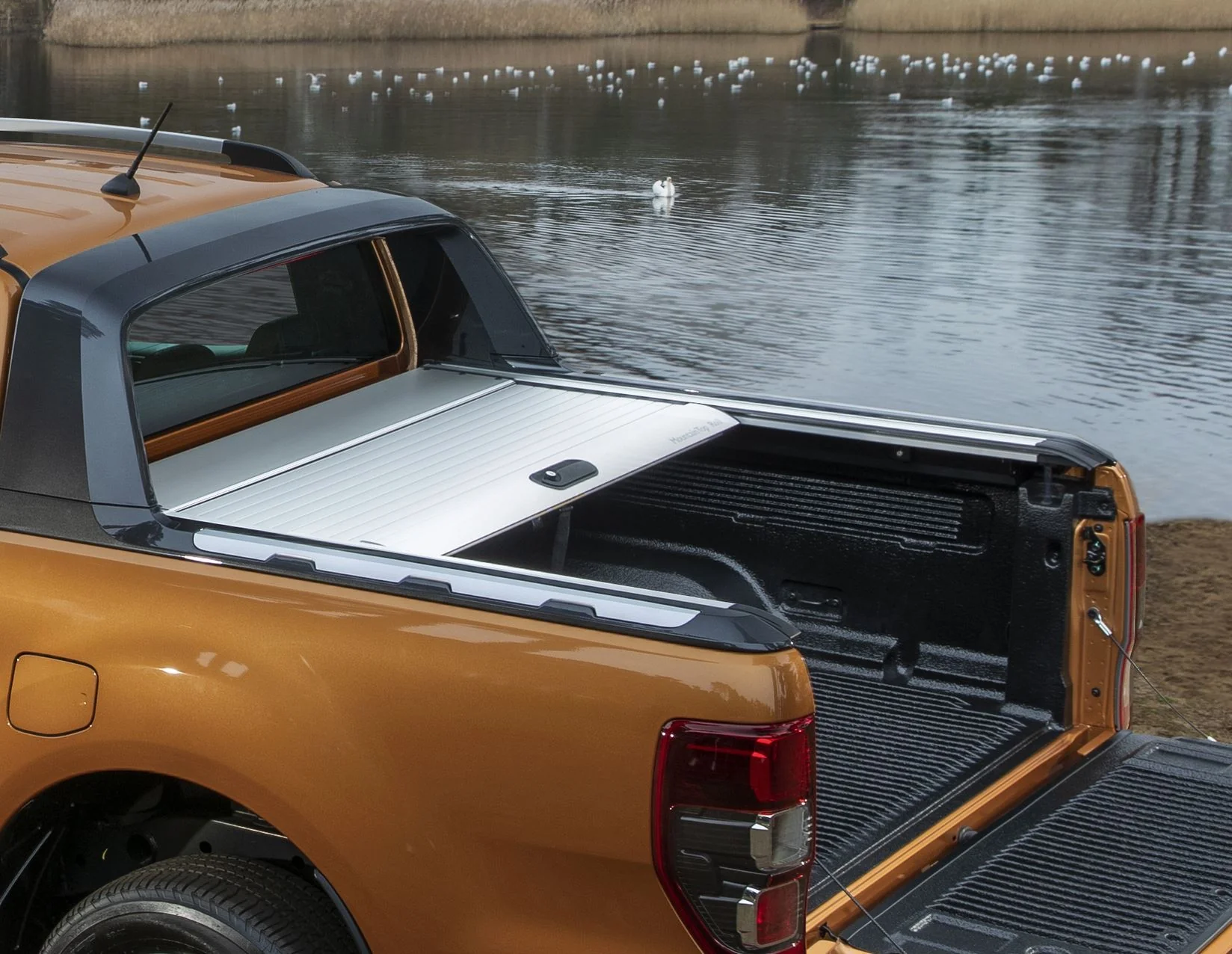 ROLLER TONNEAU COVER 10/2011 - Image 4