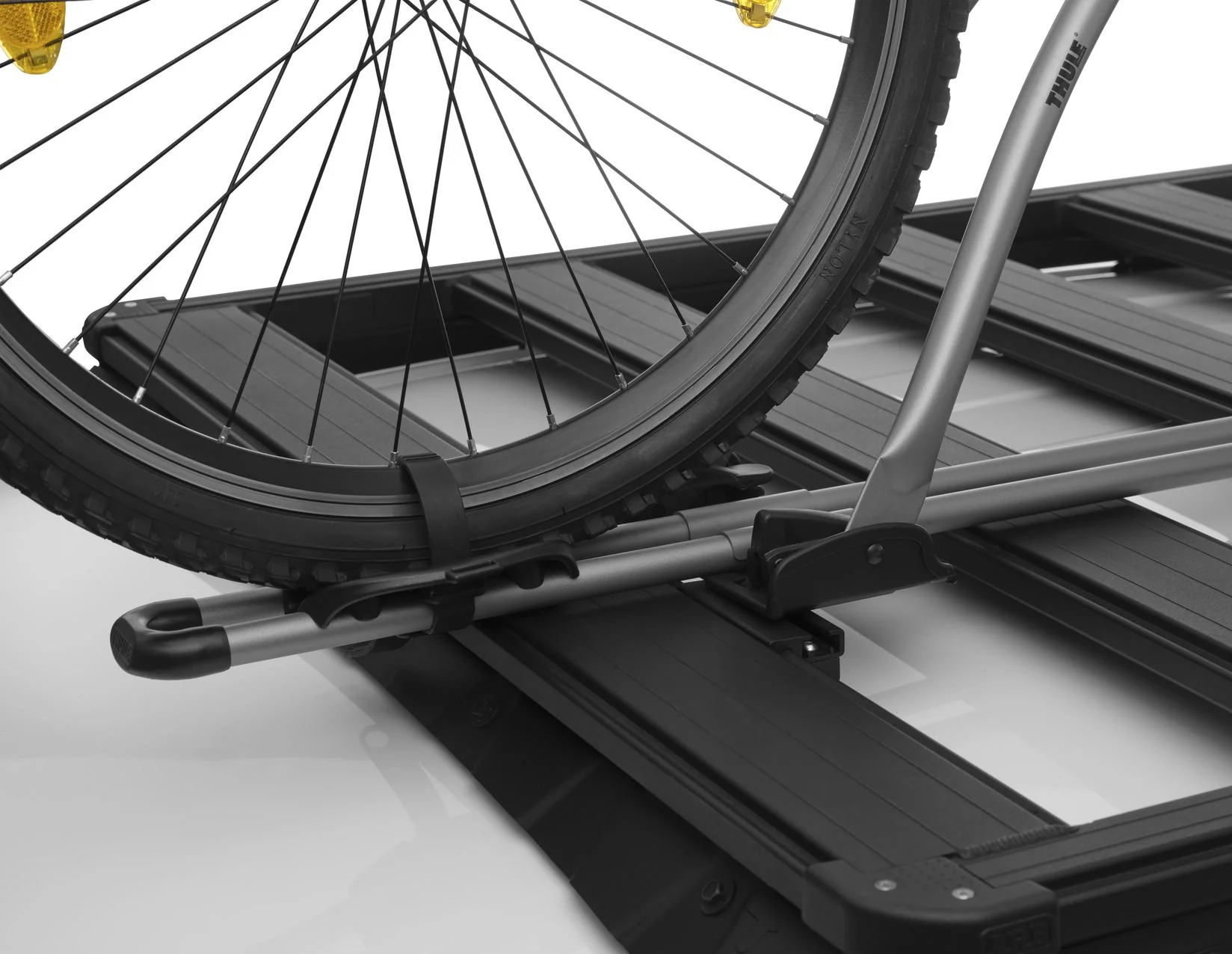 THULE®* ROOF BIKE CARRIER FREERIDE 532 - Image 8