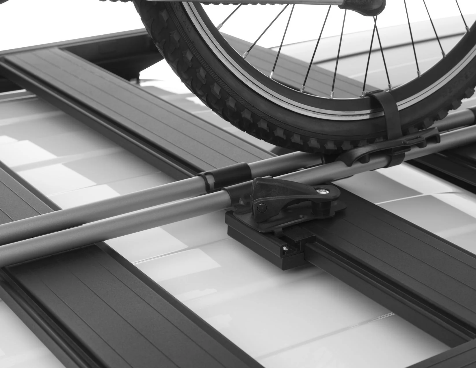 THULE®* ROOF BIKE CARRIER FREERIDE 532 - Image 9