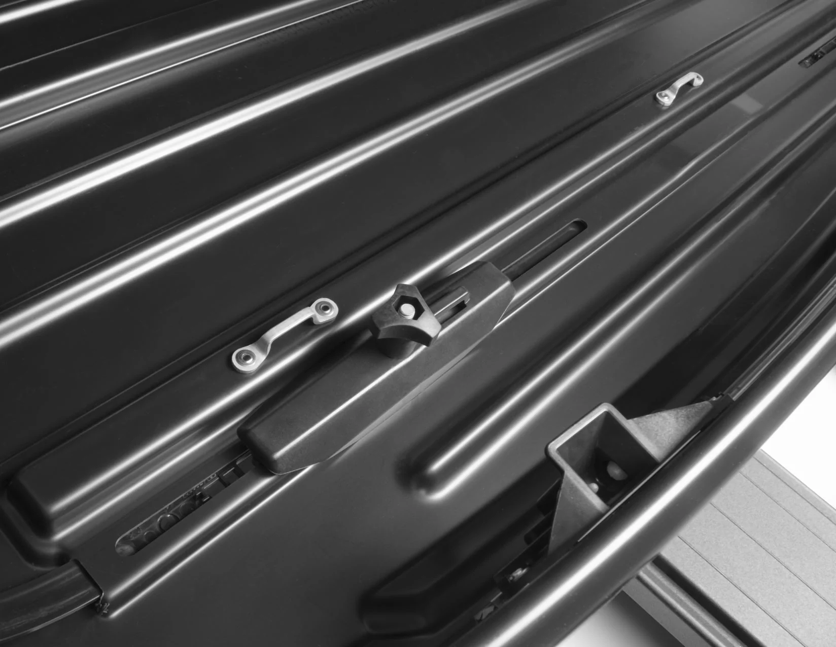 THULE®* 300L ROOF BOX FORCE XT S, BLACK MATTE MOUNTS TO POWERCLICK QUICK- MOUNT SYSTEM - Image 7