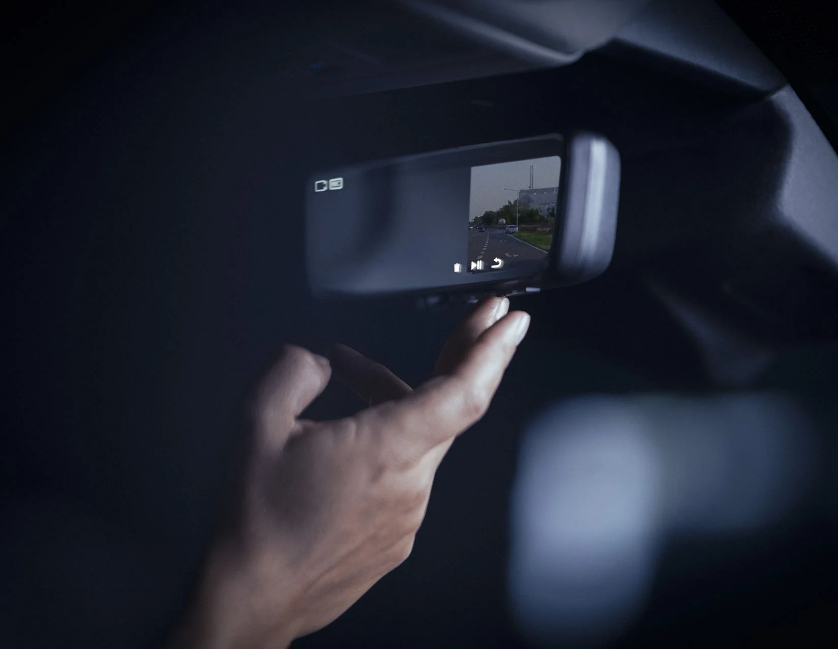TOURNEO/TRANSIT CUSTOM DIGITAL REAR VIEW MIRROR WITH INTEGRATED DASHBOARD CAMERA - Image 2